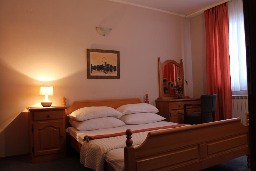 Europa Motel Sarajevo Buitenkant foto